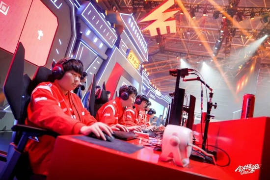 爆发出雷鸣 爆发出雷鸣